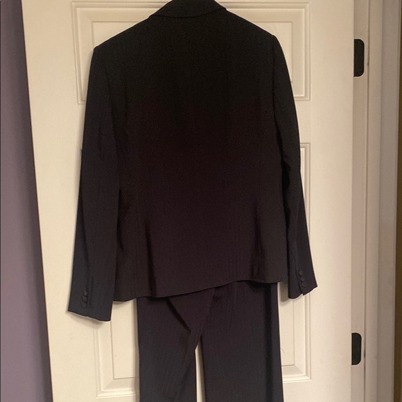 Jones New York Black Suit Jacket with Patterned Lining - Picture 4 of 6